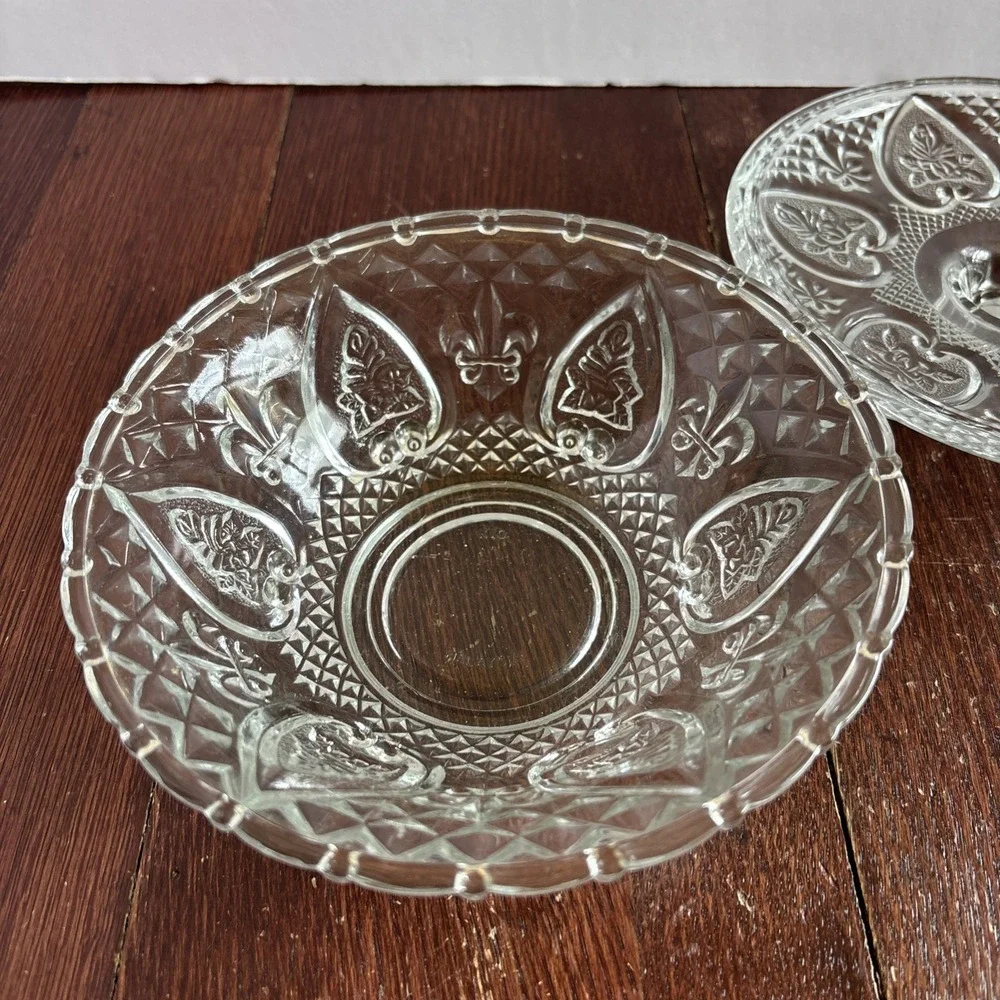 Vintage KIG Malaysia Candy Dish Clear Pressed Glass Hearts and Roses w/ Lid Chip